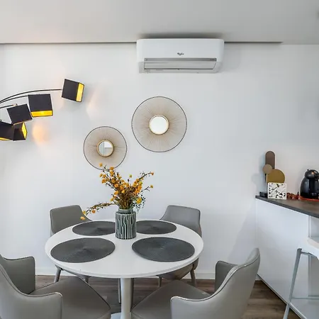 Angel Flats Apartment