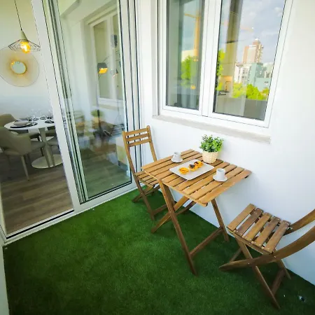 Angel Flats Apartment